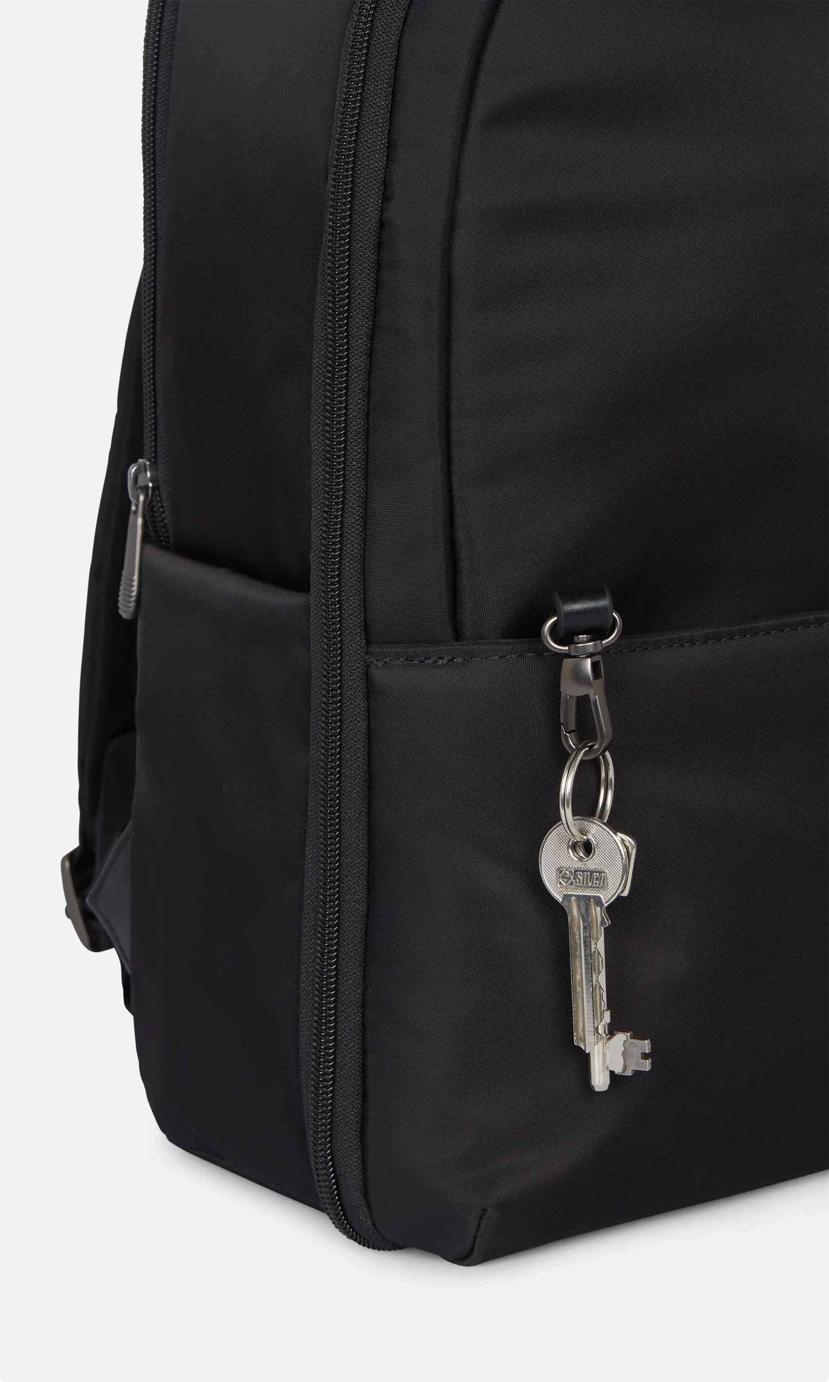 Chelsea Backpack in Black